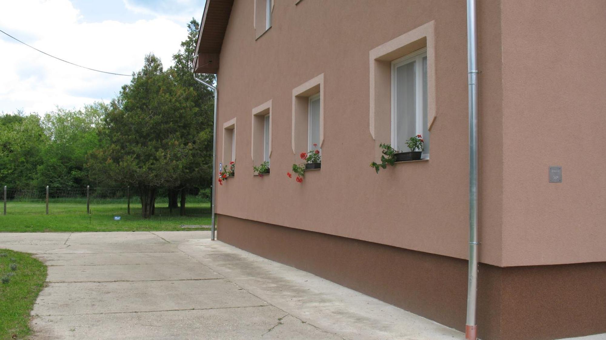 Izisz Apartman Matraterenye Exterior photo